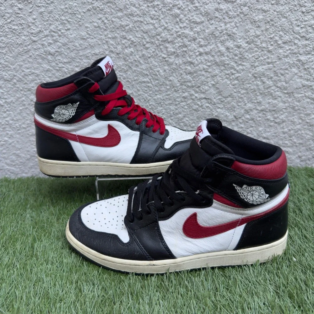 Jordan 1 Retro High OG Gym Red Black White 555088-061 Mens Size 10 Sneakers